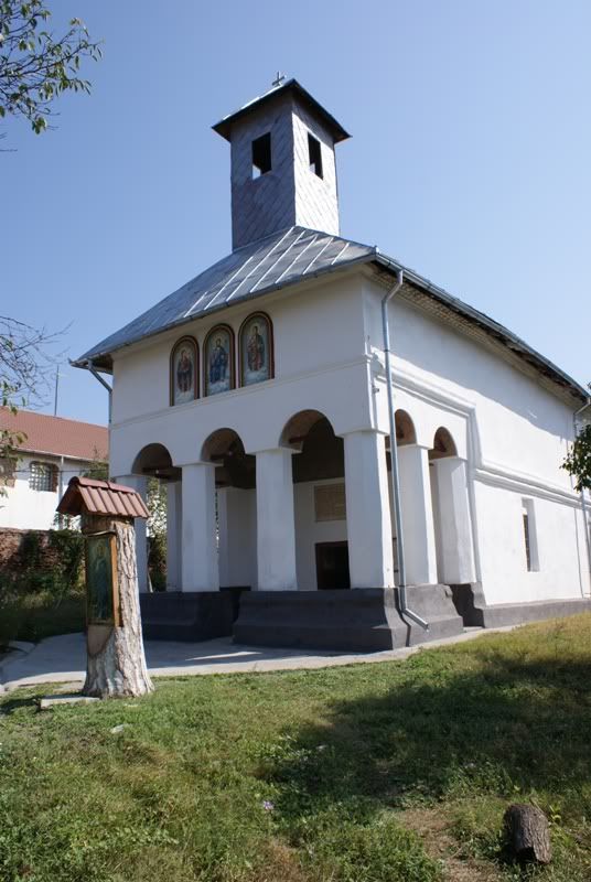Biserica Sfinţii Voievozi, Corcova