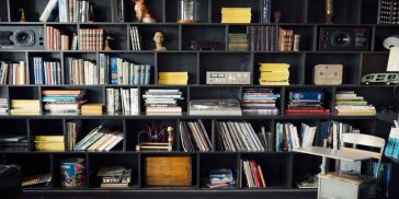 bookshelf-413705