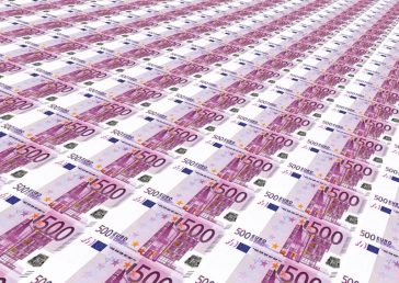 money-glut-432688.jpg