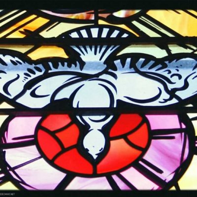 stained-glass-563669_1280.jpg