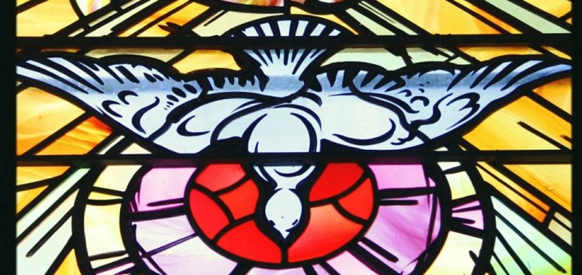 stained-glass-563669_1280.jpg