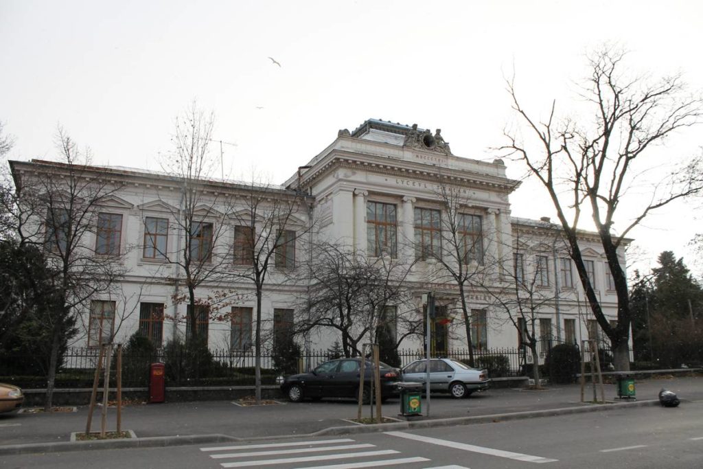Educația