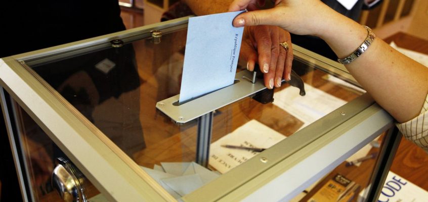 Urna de vot la alegeri