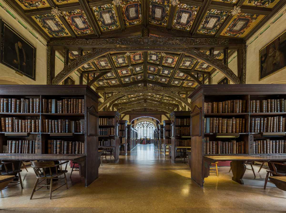 Duke Humfrey's Library, Oxford, England. 