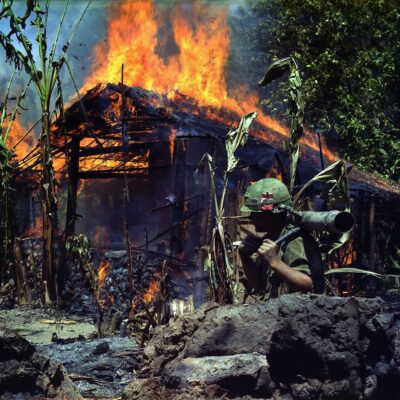 O tabără de bază Viet Cong