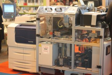 Espresso Book Machine la Salon du Livre de Paris în 2015.