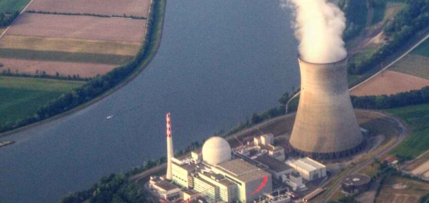 Centrala nucleară Leibstadt din Elveția.