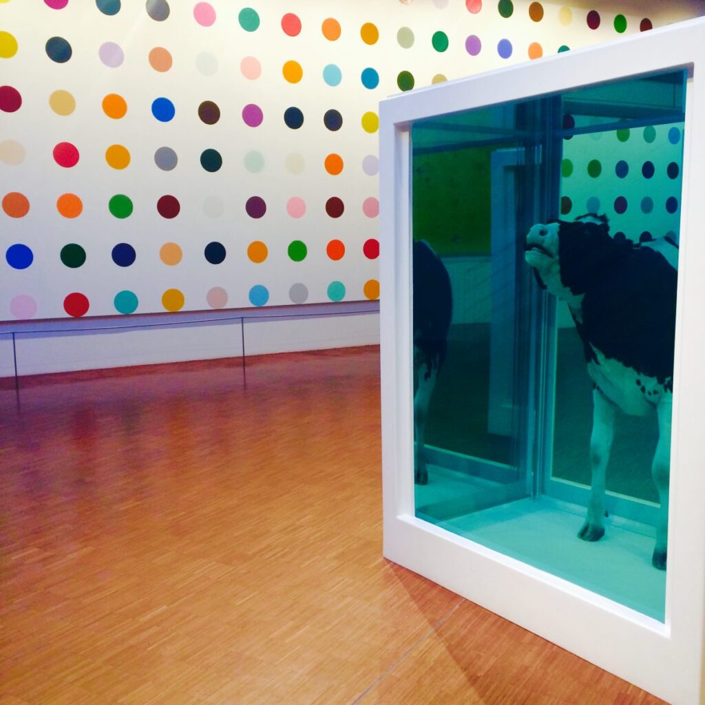 Damien Hirst Room la ARKEN Gallery, Ishøj, Danemarca.