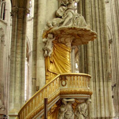 Amvonul baroc în Catedrala din Amiens, Franța