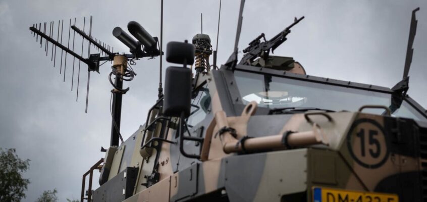 Multirole Electronic Warfare Bushmaster 102 EOcie 03