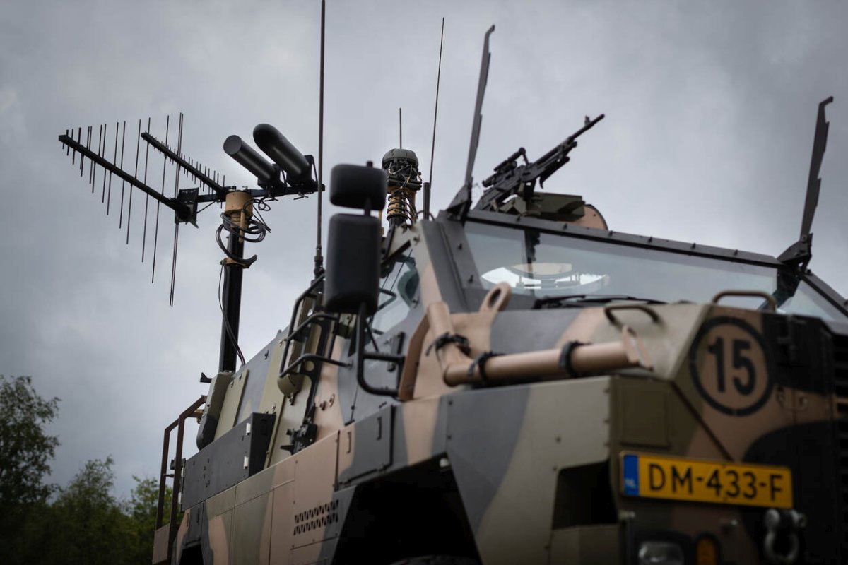 Multirole Electronic Warfare Bushmaster 102 EOcie 03