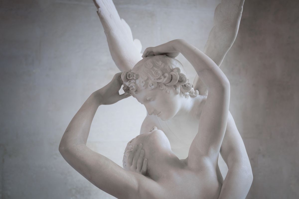 „Psiheea reînviată de sărutul lui Cupidon”, de Antonio Canova