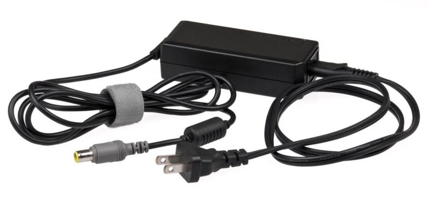 Adaptor de alimentare