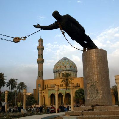 Statuia lui Saddam Hussein