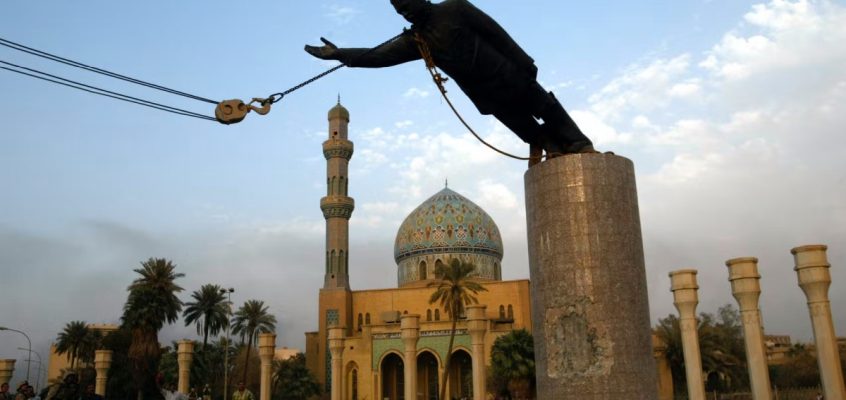 Statuia lui Saddam Hussein