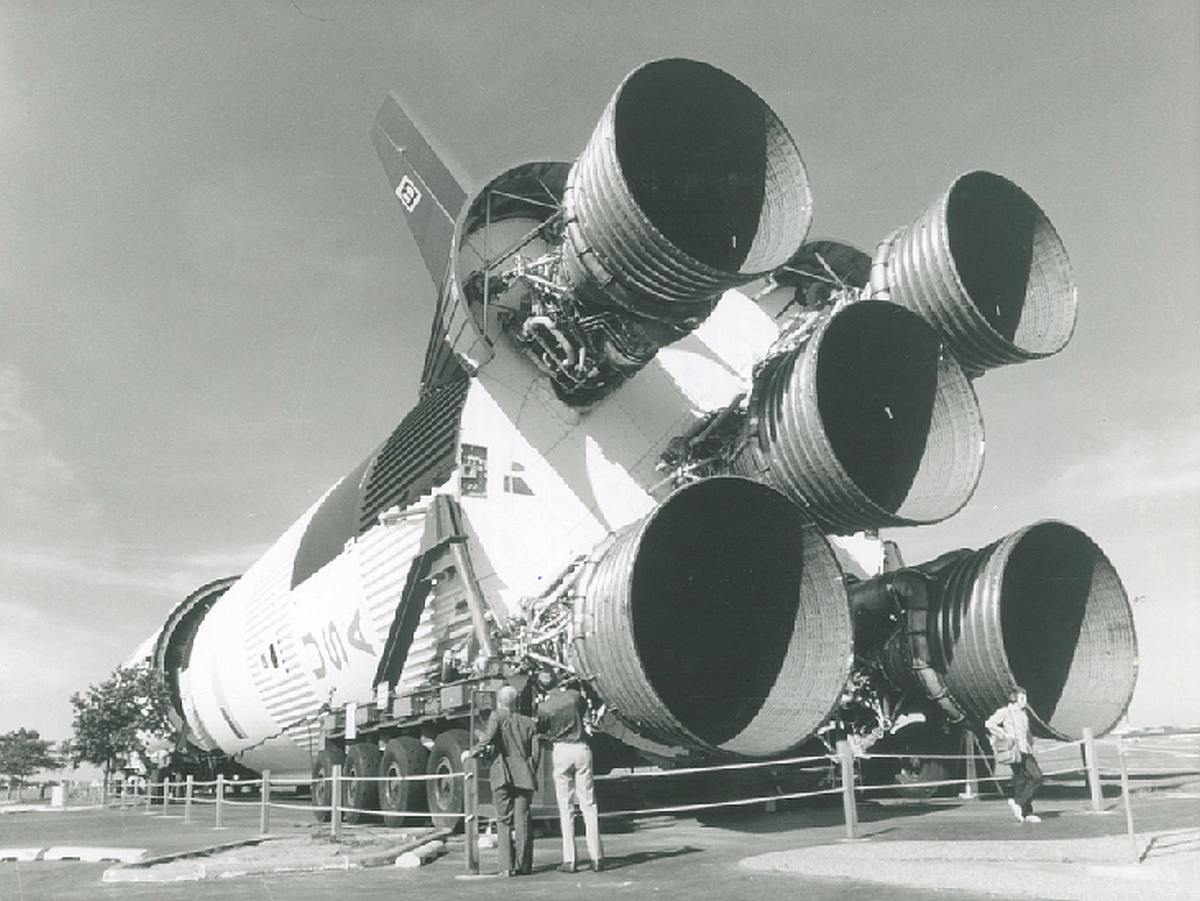 Saturn 5 la Centrul Spațial Johnson al NASA din Houston
