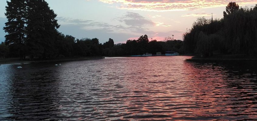 Seara pe lac