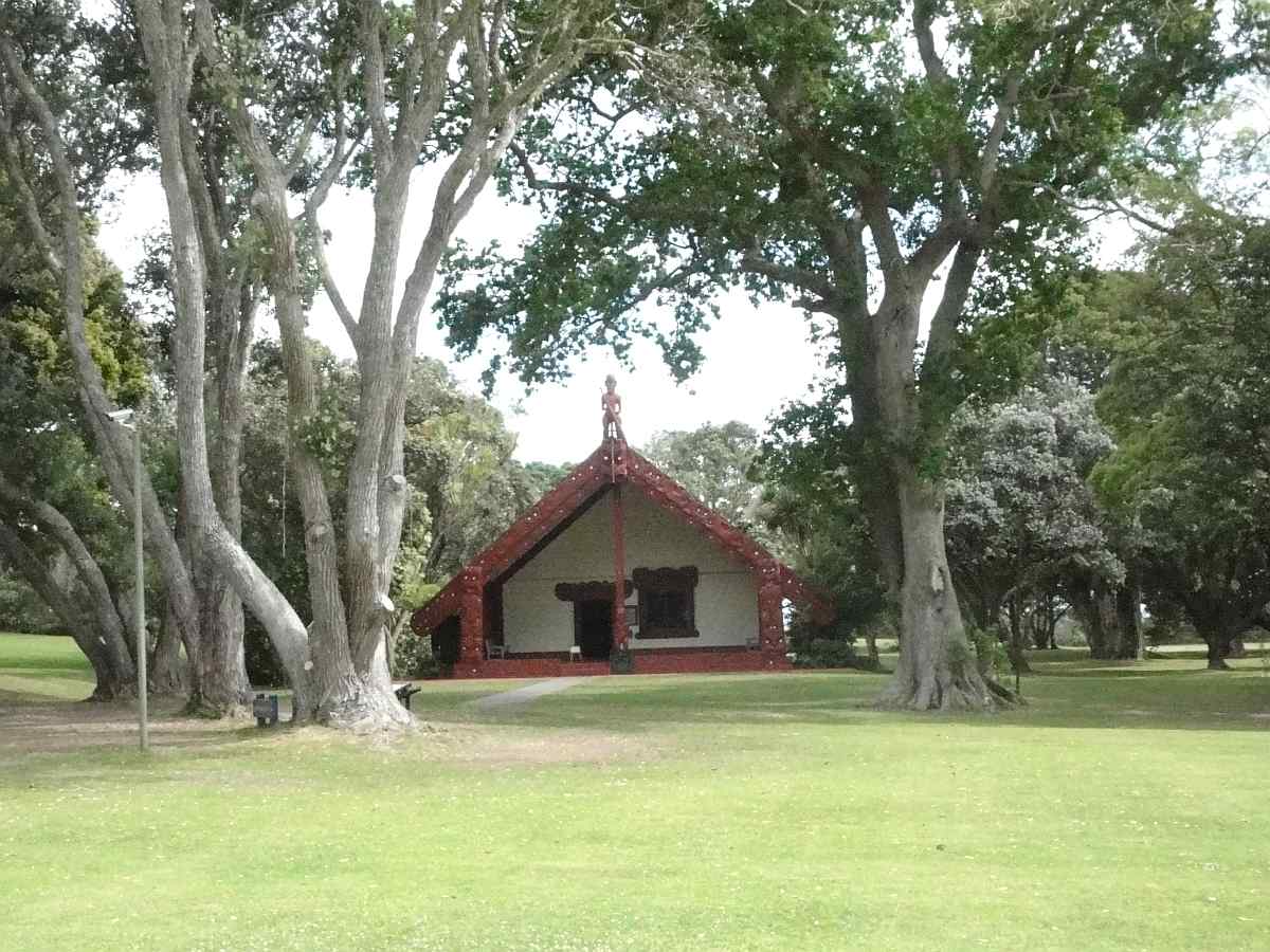 Whare la situl Casei Tratatului Waitangi