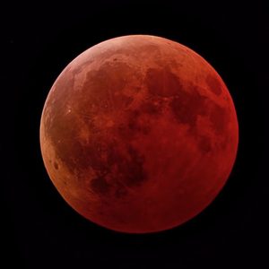 Eclipsa totală de Lună (Luna sângerie)