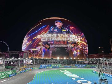Exosfera Sferei după cursă, cu Max Verstappen, care a câștigat al patrulea său Campionat Mondial al Piloților după ce a terminat pe locul 5