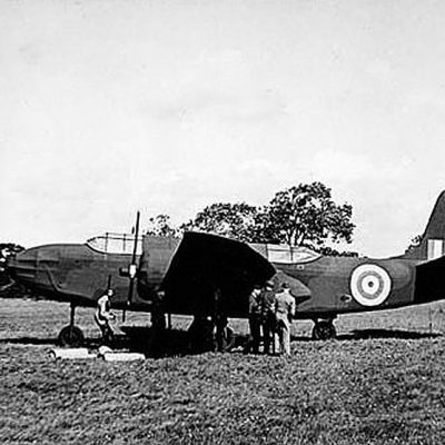 Avioane fictive, precum cea din imagine (modelată după Douglas A-20 Havoc), au fost folosite în tacticile de înșelăciune ale Operațiunii Fortitude în timpul celui de-al Doilea Război Mondial.