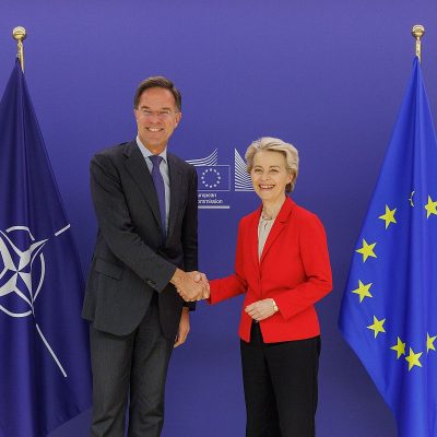 Mark Rutte with European Commission President Ursula von der Leyen