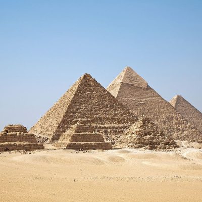 Piramidele din Giza