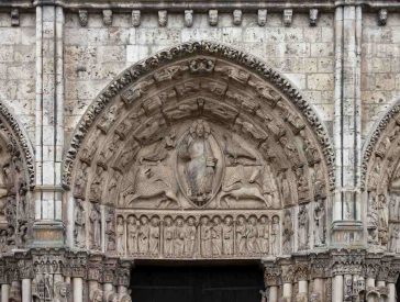 Timpanul central al portalului regal al Catedralei Chartres