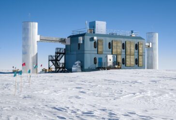 Observatorul de neutrini IceCube